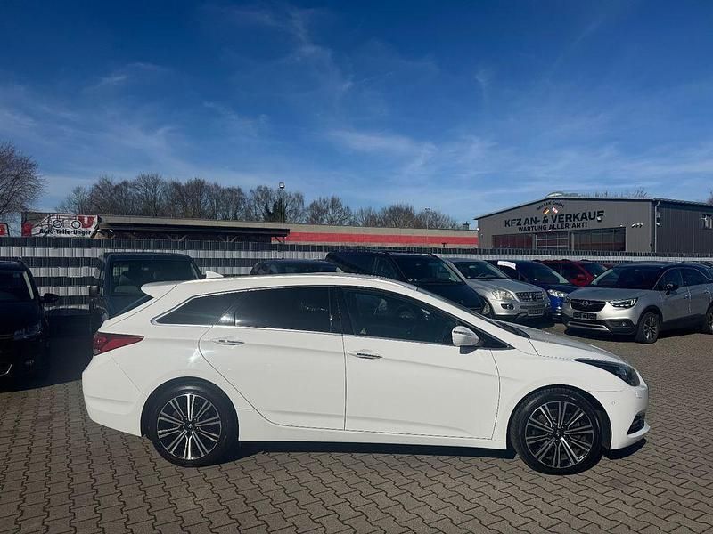 Gebraucht Hyundai i40 141 PS (103 kW) 2017 Weiß Kombi