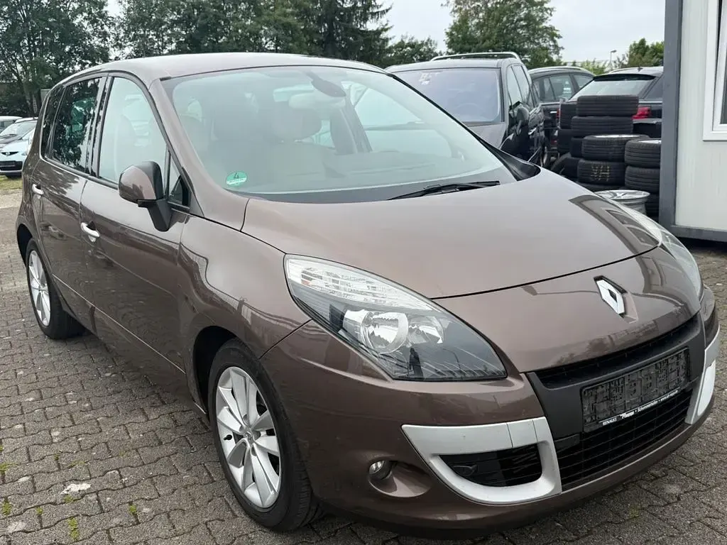 Gebraucht Renault Scénic III Luxe 131 PS (96 kW) 2009 Braun Van / Kleinbus