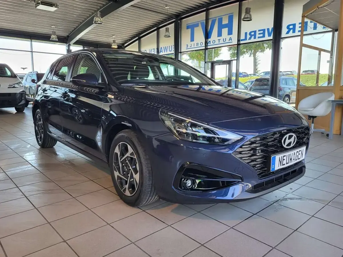 Neu Hyundai i30 GO! 116 PS (85 kW) 2026 Sailing blue Limousine