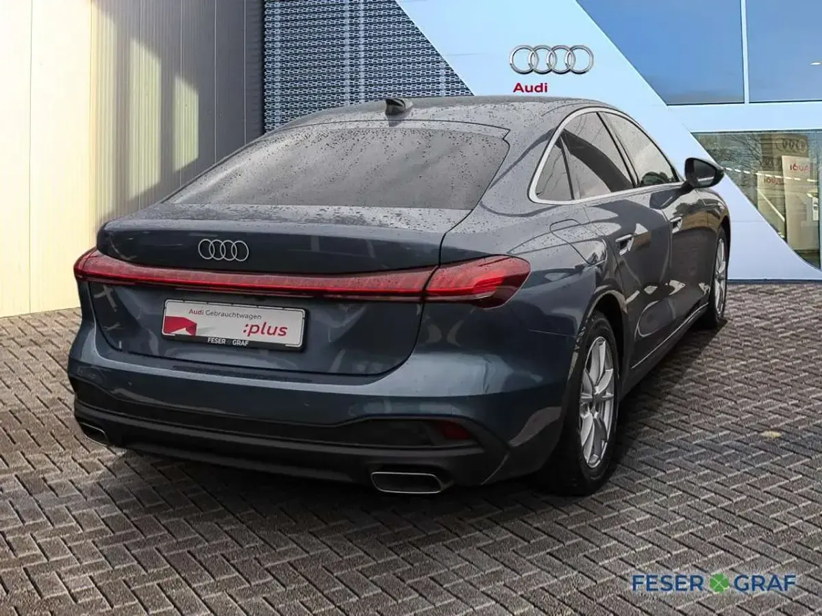 Gebraucht Audi A5 Sport 204 PS (150 kW) 2025 Horizontblau metallic Limousine