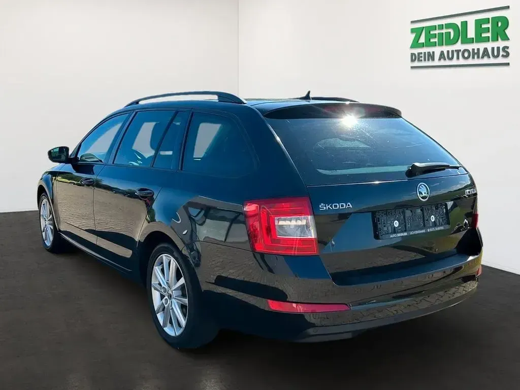 Gebraucht Skoda Octavia Joy 110 PS (80 kW) 2016 Schwarzmagic perleffekt Kombi