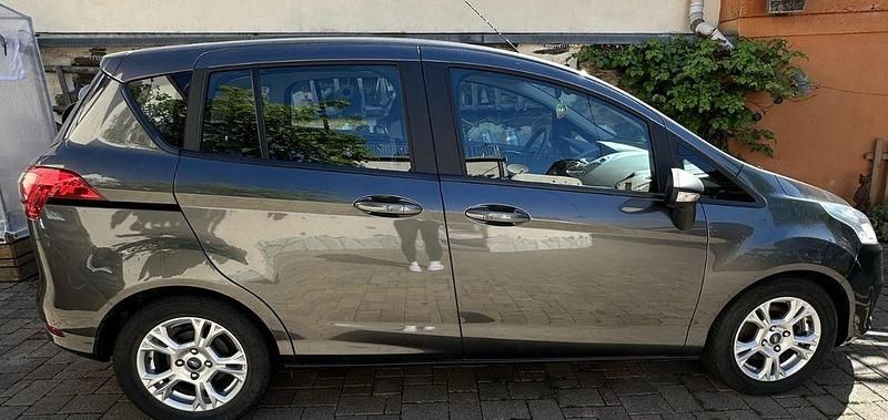 Second-hand Ford B-MAX Titanium 105 CP (77 kW) 2017 Gri Monovolum