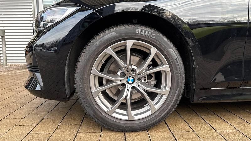 Gebraucht BMW 318 Advantage 156 PS (114 kW) 2022 Schwarz uni Kombi