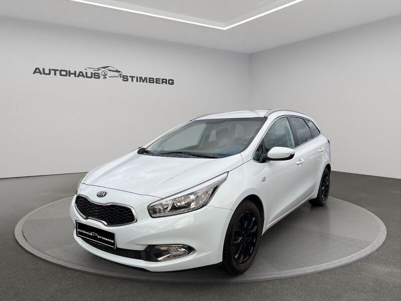 Weiß Gebraucht 2014 Kia Ceed Sportswagon Kombi | 9.900 € (Etwas zu teuer) - Bild 1/4