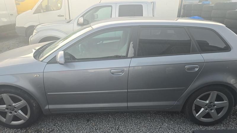 Blau Gebraucht 2006 Audi A3 Limousine | 2.600 € (Superpreis) - Bild 1/4