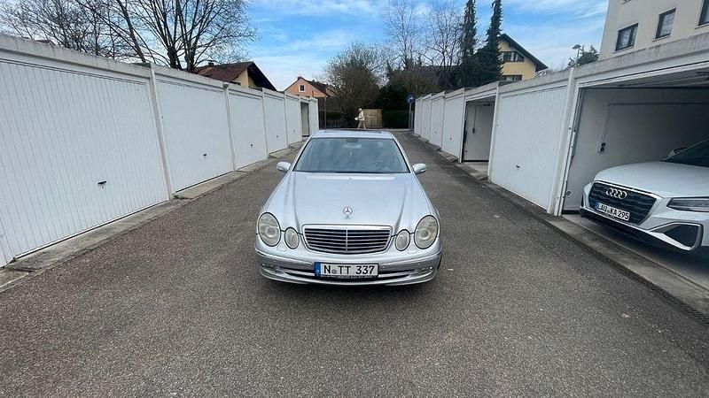 Gebraucht Mercedes E270 Avantgarde 177 PS (130 kW) 2003 Silber Limousine