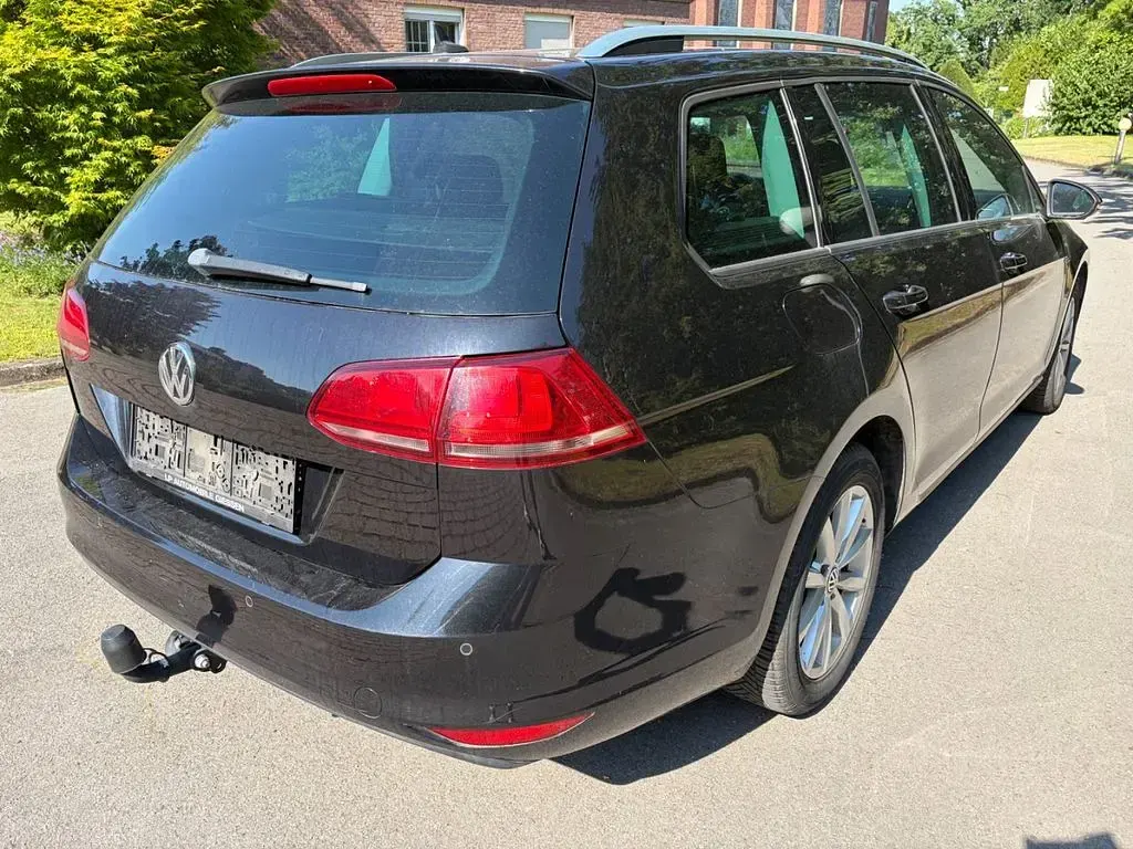 Gebraucht VW Golf VII LOUNGE 150 PS (110 kW) 2015 Schwarz Kombi