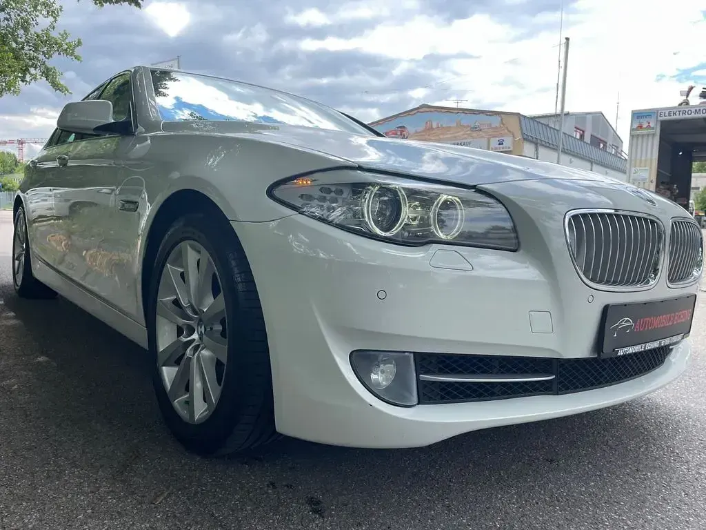 Gebraucht BMW 550 408 PS (300 kW) 2012 Weiß Limousine