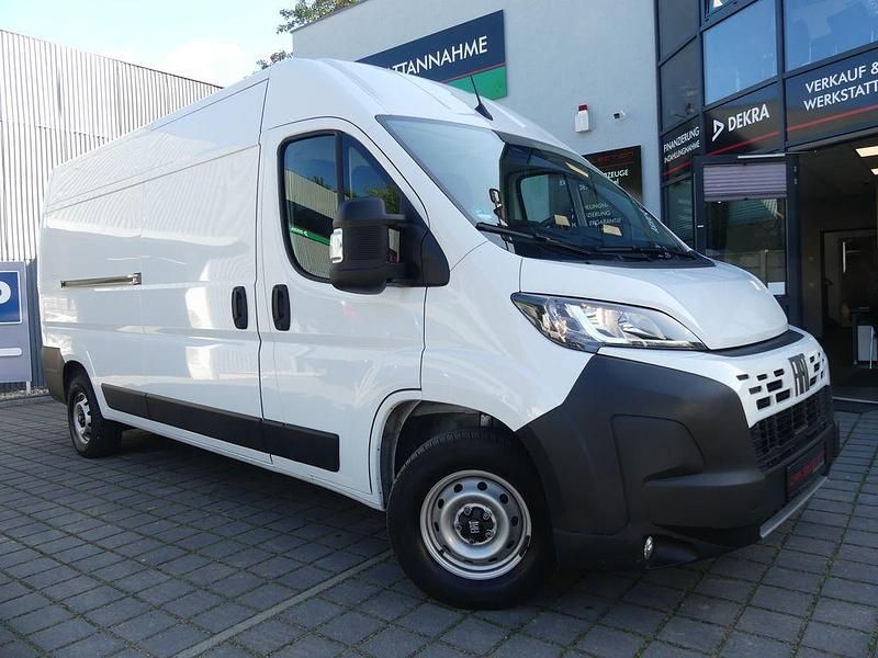 Weiß Gebraucht 2024 Fiat Ducato 33 Van | 29.600 € (Fairer Preis) - Bild 1/4
