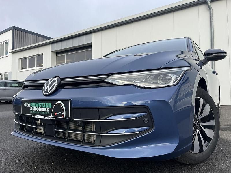 Blau Gebraucht 2024 VW Golf VIII Goal Kombi | 25.860 € (Superpreis) - Bild 1/4