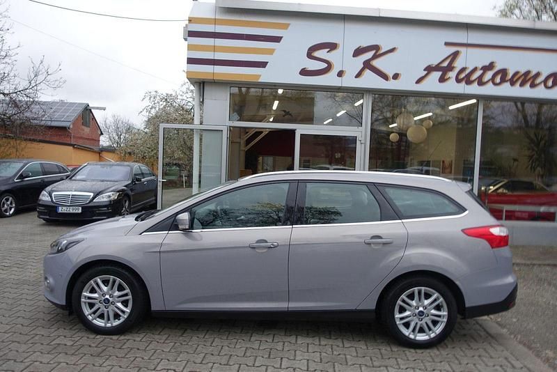 Usata Ford Focus 125 CV (91 kW) 2014 Grigio Station wagon