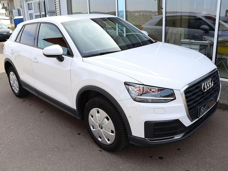 Usata Audi Q2 Advanced 116 CV (85 kW) 2017 Bianco SUV
