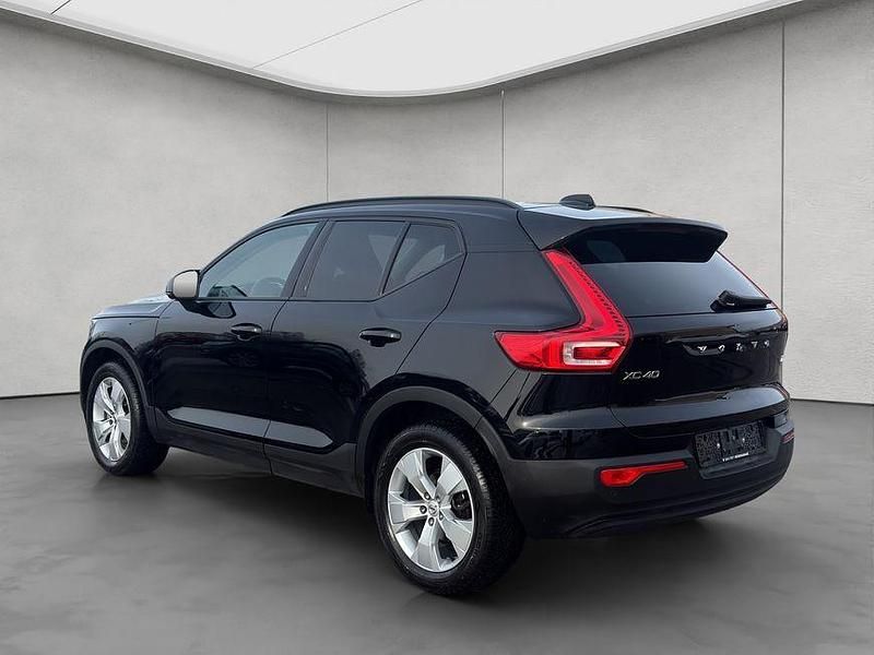 Gebraucht Volvo XC40 Momentum 129 PS (94 kW) 2022 Schwarz SUV