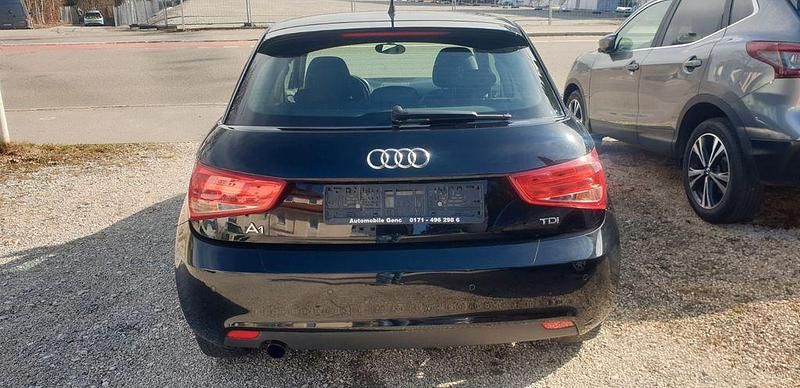 Gebraucht Audi A1 Sportback Attraction 90 PS (66 kW) 2012 Schwarz Kleinwagen