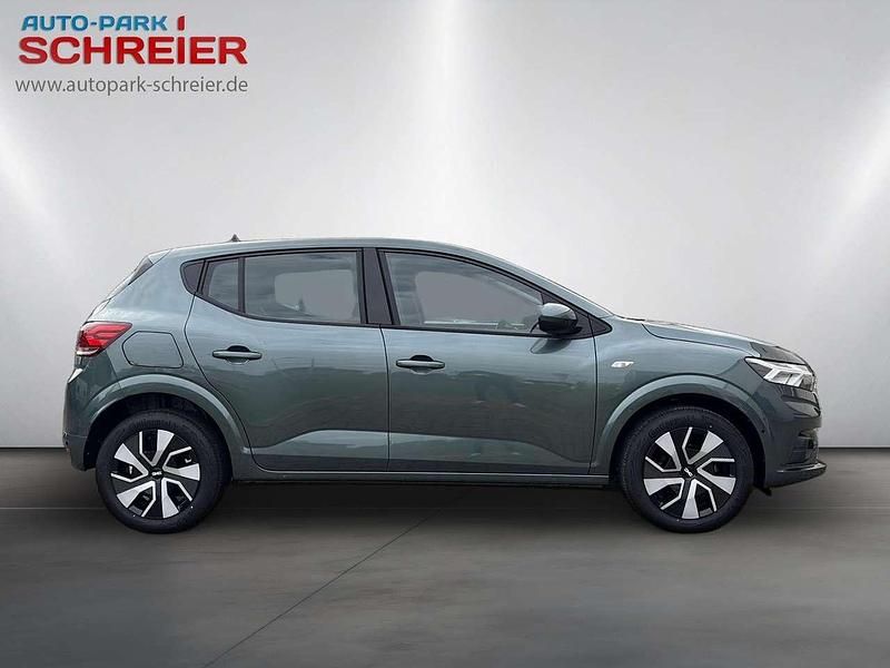 Neu Dacia Sandero Expression 91 PS (66 kW) 2025 Oxidgrün Kleinwagen