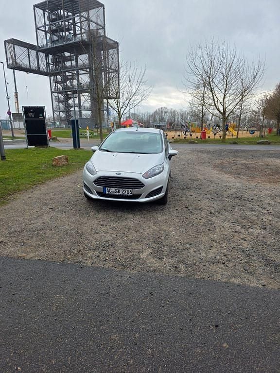 Gebraucht Ford Fiesta SYNC Edition 82 PS (60 kW) 2013 Silber Kleinwagen