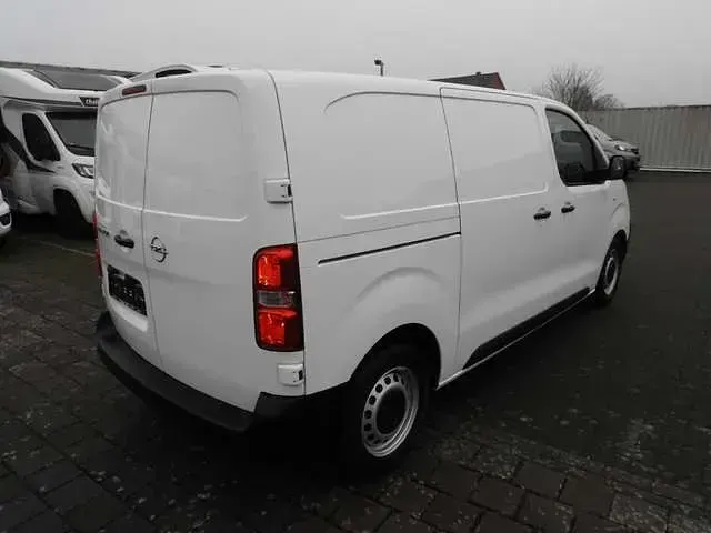 Usado Opel Vivaro-e Combi Edition 100 kW (136 HP) 2022 Branco Van