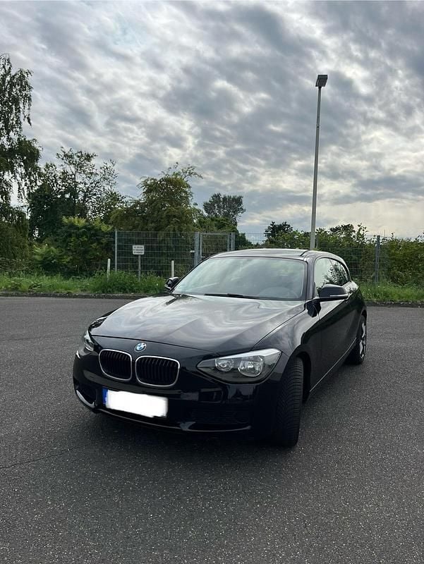 Schwarz Gebraucht 2014 BMW 114 Kleinwagen | 5.450 € (Guter Preis) - Bild 1/4
