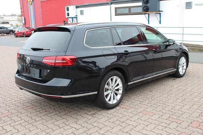 Gebraucht VW Passat Highline 150 PS (110 kW) 2018 Schwarz Kombi