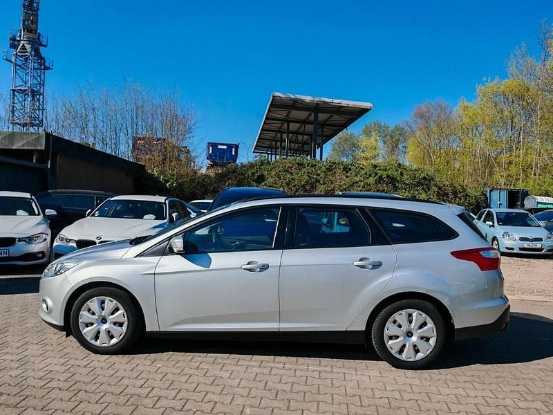 Gebraucht Ford Focus 116 PS (85 kW) 2012 Silber Kombi