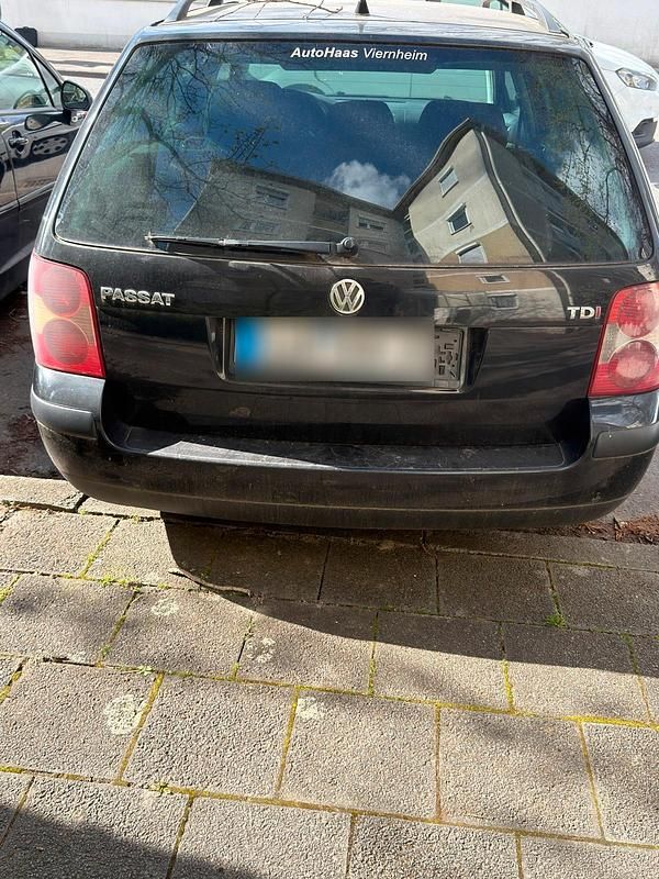 Gebraucht VW Passat 101 PS (74 kW) 2003 Schwarz Kombi