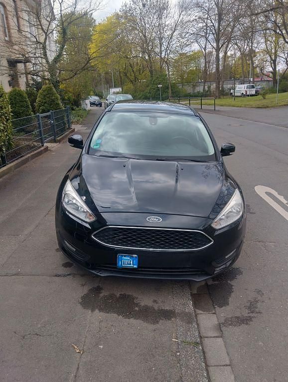 Usata Ford Focus 125 CV (91 kW) 2015 Nero Berlina