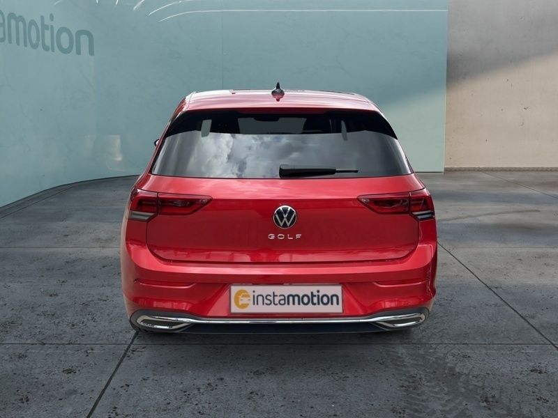Gebraucht VW Golf VIII 150 PS (110 kW) 2022 Rot Limousine