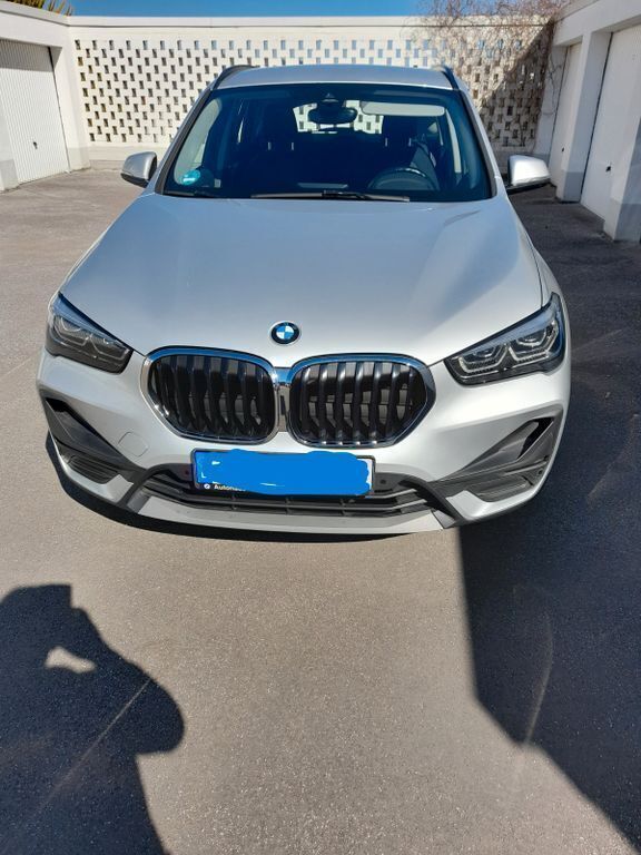 Silber Gebraucht 2020 BMW X1 Advantage SUV | 19.399 € (Superpreis) - Bild 1/4