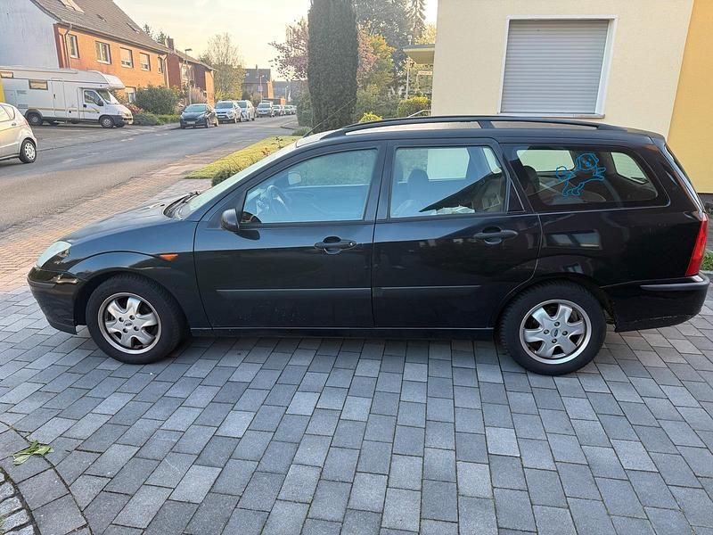 Second-hand Ford Focus 101 CP (74 kW) 2004 Negru Break
