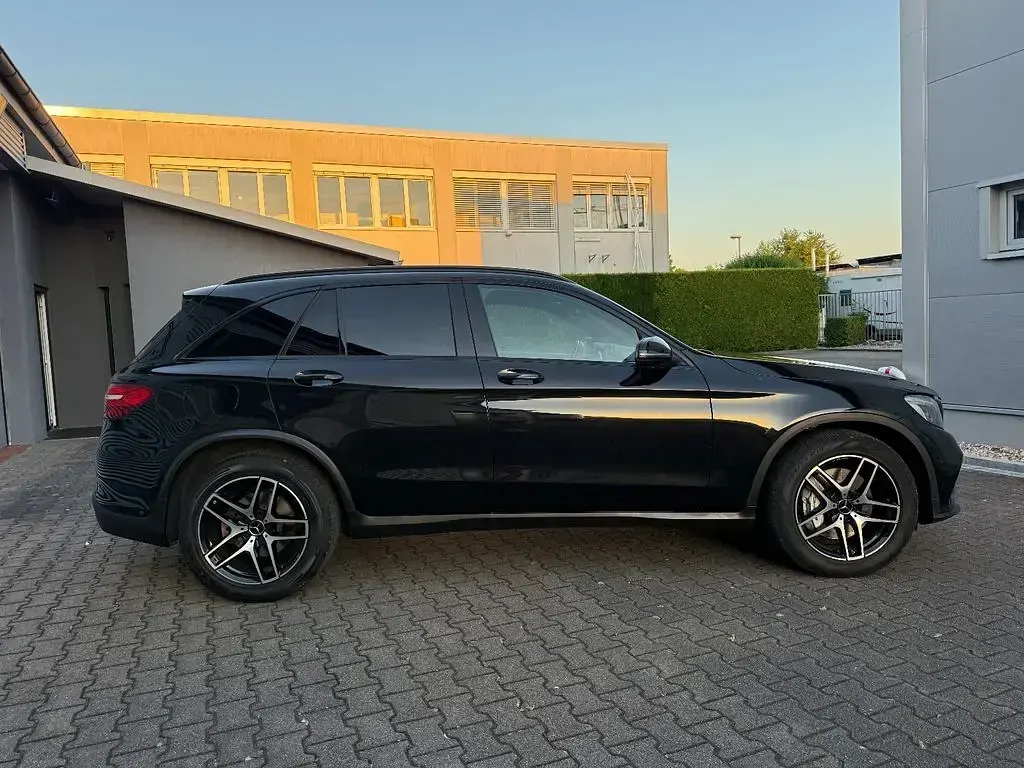 Gebraucht Mercedes GLC43 AMG AMG 367 PS (269 kW) 2018 Obsidianschwarz  metalliclack SUV