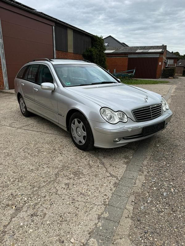 Silber Gebraucht 2004 Mercedes C200 Avantgarde Kombi | 1.299 € (Fairer Preis) - Bild 1/4