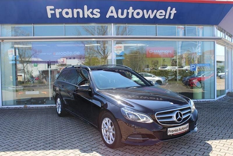 Gebraucht Mercedes E350 Avantgarde 258 PS (189 kW) 2014 Obsidianschwarz (metallic) Kombi