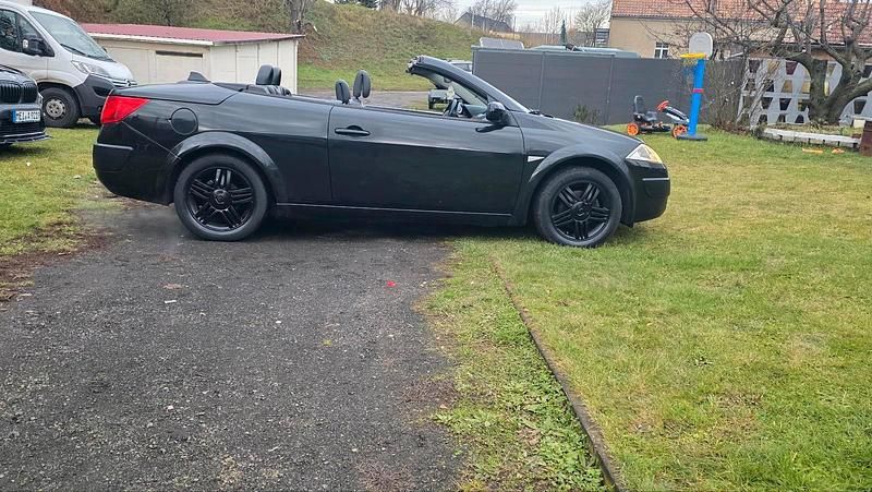 Schwarz Gebraucht 2004 Renault Mégane Cabriolet Cabrio | 1.600 € (Fairer Preis) - Bild 1/4