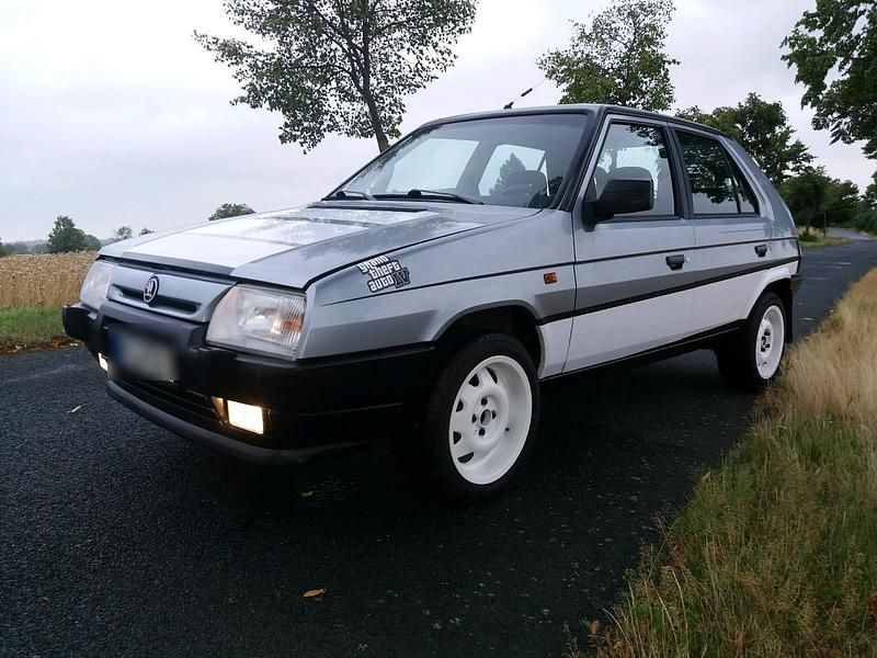 Grau Gebraucht 1993 Skoda Favorit Kleinwagen | 4.300 € - Bild 1/4