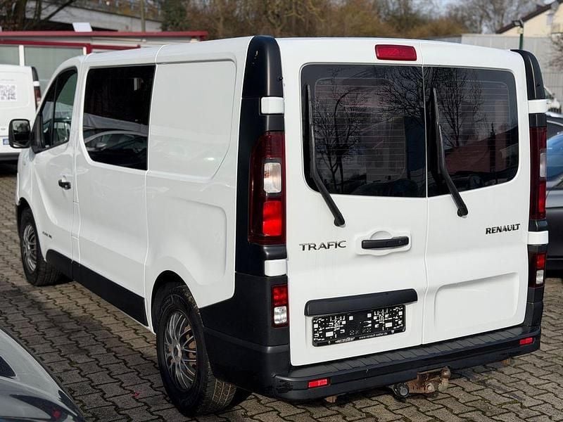 Gebraucht Renault Trafic Expression 125 PS (91 kW) 2017 Weiß Van / Kleinbus