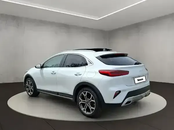 Gebraucht Kia Ceed 204 PS (150 kW) 2022 Deluxeweiss met. Kleinwagen