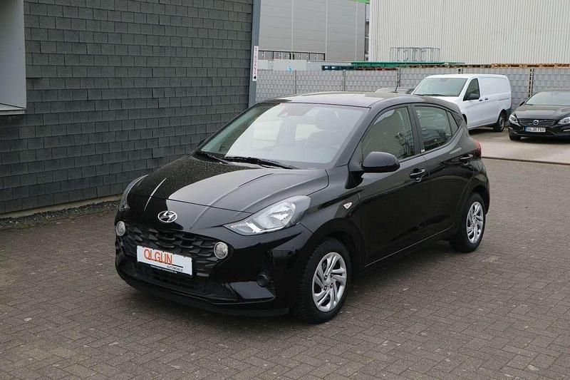 Gebraucht Hyundai i10 Select 67 PS (49 kW) 2021 Phantom black Kleinwagen