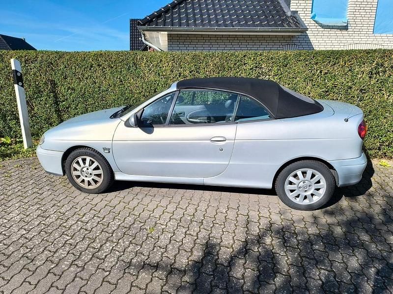 Gebraucht Renault Mégane Cabriolet Dynamique 107 PS (78 kW) 2000 Silber Cabrio