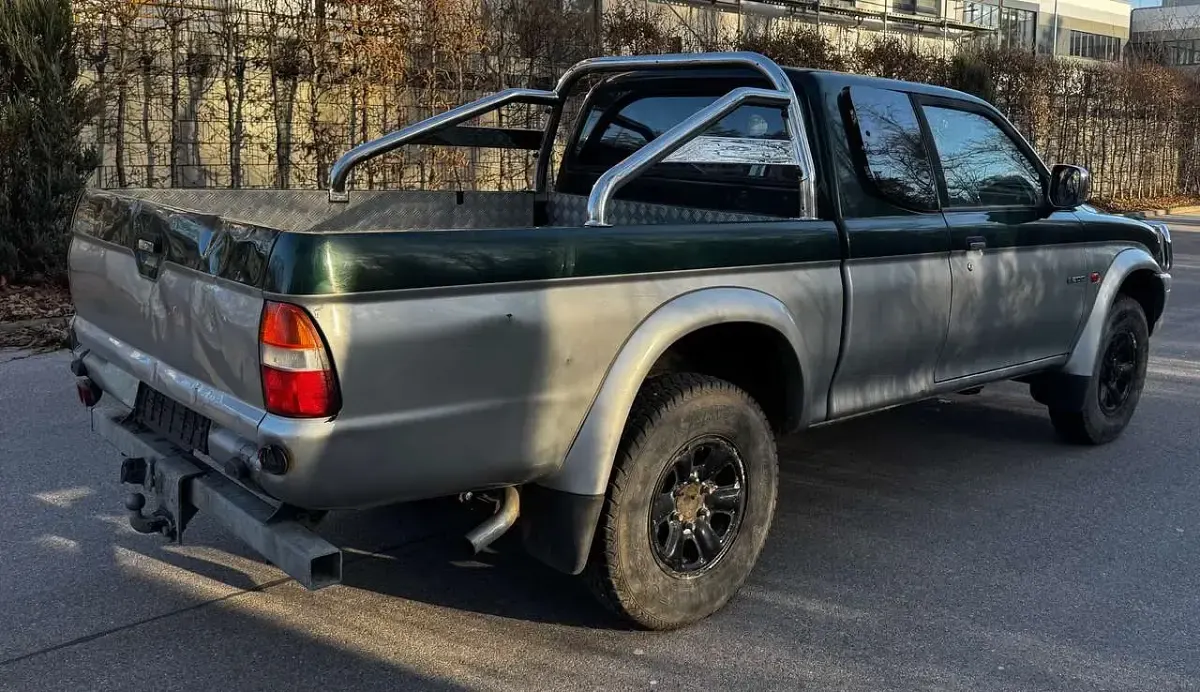 Gebraucht Mitsubishi L200 99 PS (72 kW) 2000 Grün Pickup