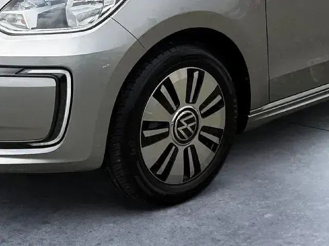 Używany VW e-up! United 61 kW (83 KM) 2021 Andere Hatchback