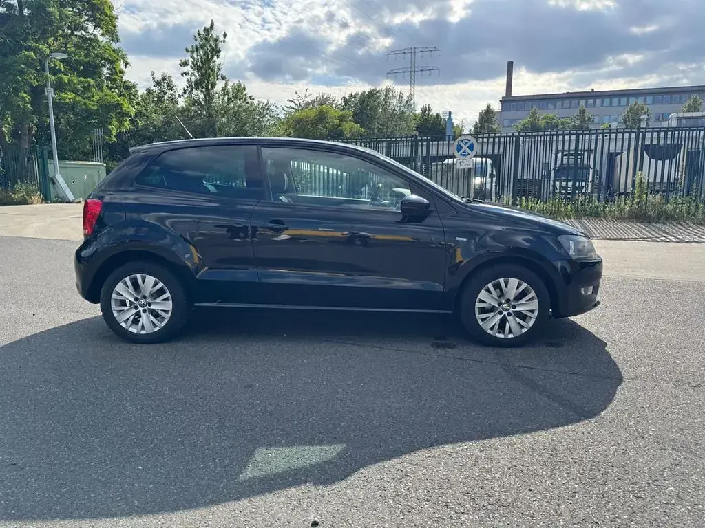 Gebraucht VW Polo Life 60 PS (44 kW) 2013 Schwarz Kleinwagen