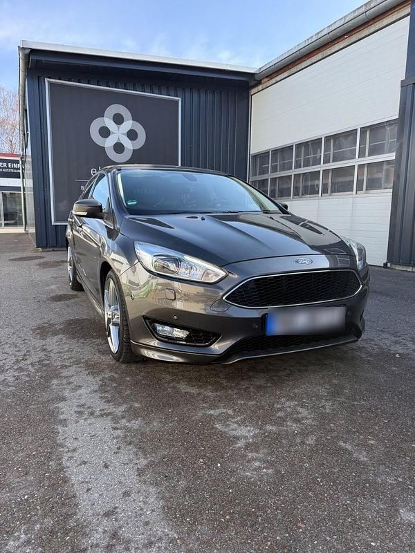 Gebraucht Ford Focus ST-Line 150 PS (110 kW) 2015 Grau Limousine