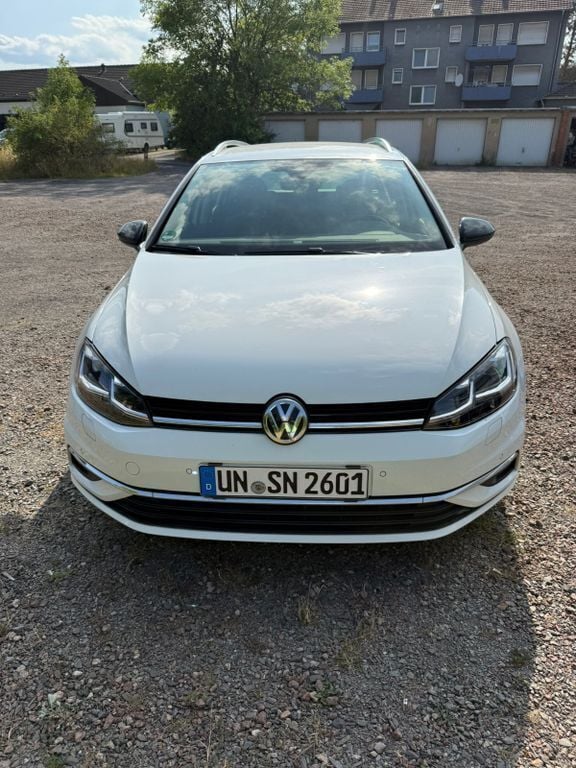 Weiß Gebraucht 2019 VW Golf VII IQ Drive Kombi | 9.500 € (Superpreis) - Bild 1/4
