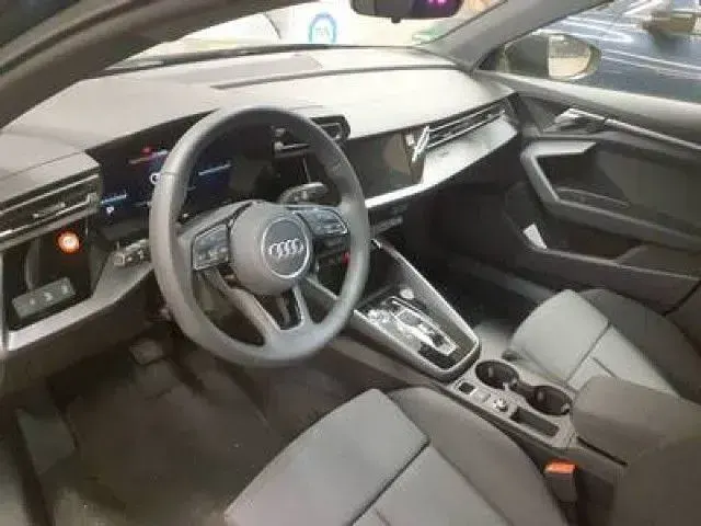 Gebraucht Audi A3 Ambiente 150 PS (110 kW) 2025 Manhattangrau metallic Limousine