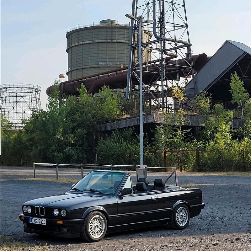 Schwarz Gebraucht 1991 BMW 318 Cabriolet Shadowline Cabrio | 16.000 € - Bild 1/4