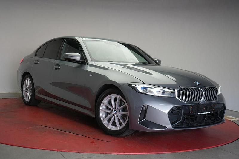 Grau Gebraucht 2025 BMW 320 M Sport Limousine | 38.950 € (Guter Preis) - Bild 1/4