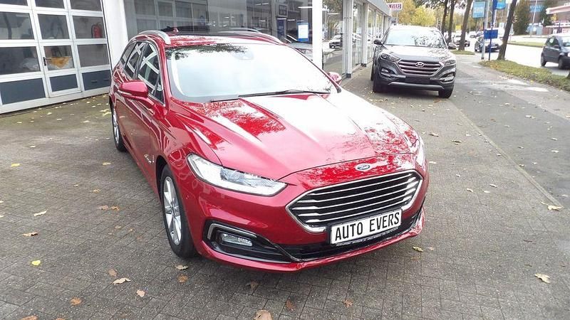 Rot Gebraucht 2020 Ford Mondeo Titanium Limousine | 19.850 € (Fairer Preis) - Bild 1/4