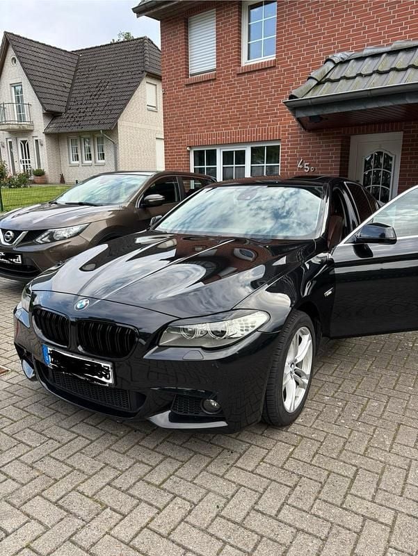 Schwarz Gebraucht 2011 BMW 520 Efficient Dynamics Limousine | 10.500 € (Teuer) - Bild 1/4