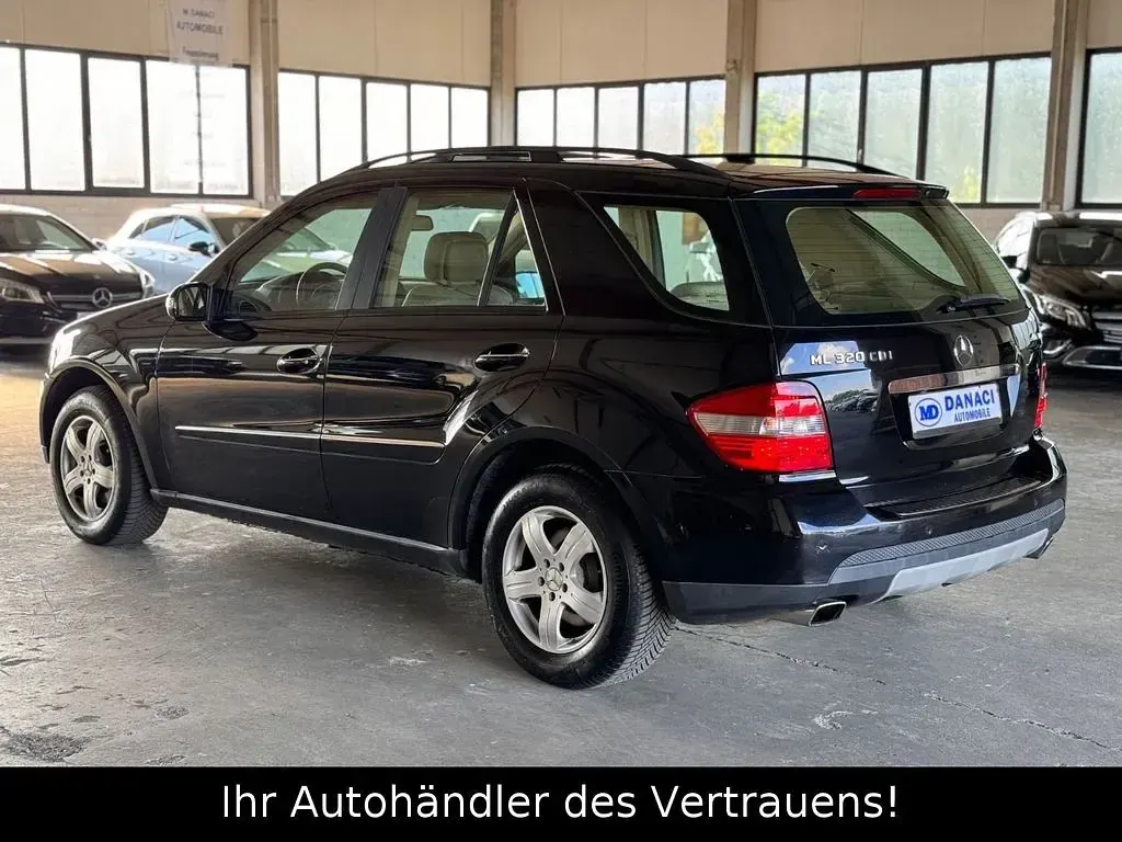 Gebraucht Mercedes ML320 224 PS (164 kW) 2007 Schwarz SUV