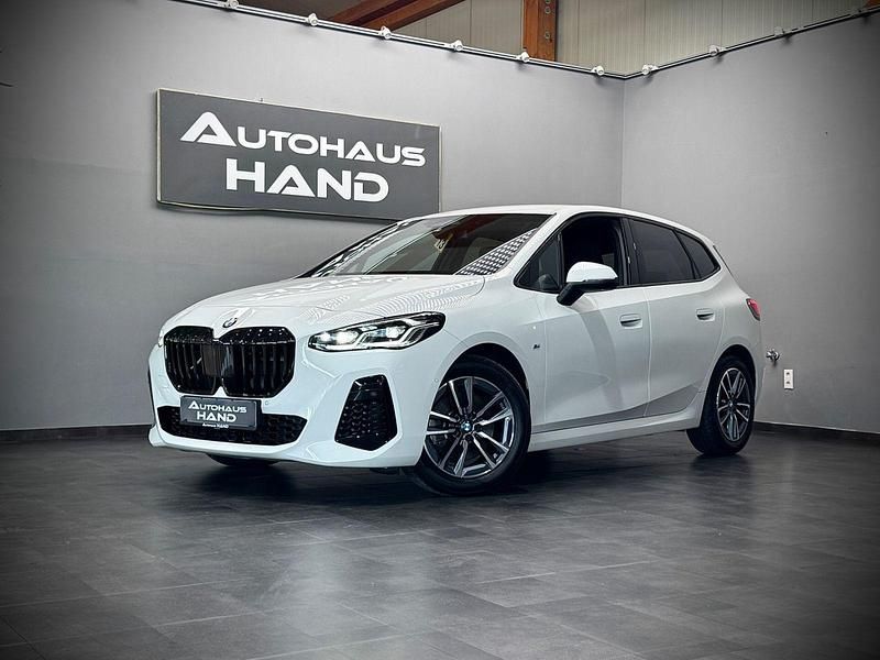 Weiß Gebraucht 2023 BMW 223 Active Tourer M Sport Van / Kleinbus | 33.880 € (Superpreis) - Bild 1/4